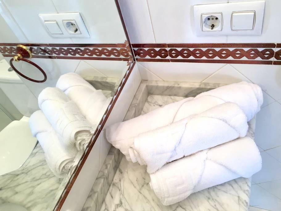 Suite Center San Lorenzo 35 Севилья Экстерьер фото